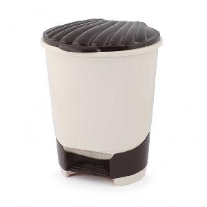 Ведро мусорное с педалью Альтернатива М7993 (сл.кость), 10 л