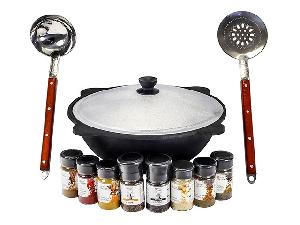 Казан чугунный (плоское дно) 12 л DAVR METALL с крышкой, в комплекте шумовка, половник, специи