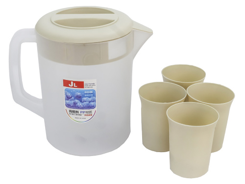 Кувшин с крышкой-фильтром 2.5 л со стаканами 4 шт  по 300 мл, пластик, кремовый