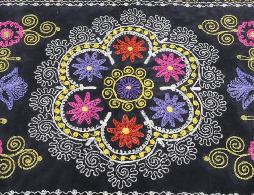 Скатерть сюзане, длина 220 см, ширина 134 см