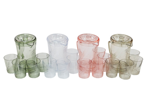 Кувшин с крышкой 1.5 л со стаканами 4 шт  по 300 мл, пластик, красный